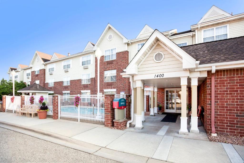 Town Place Suites- St. Louis Park